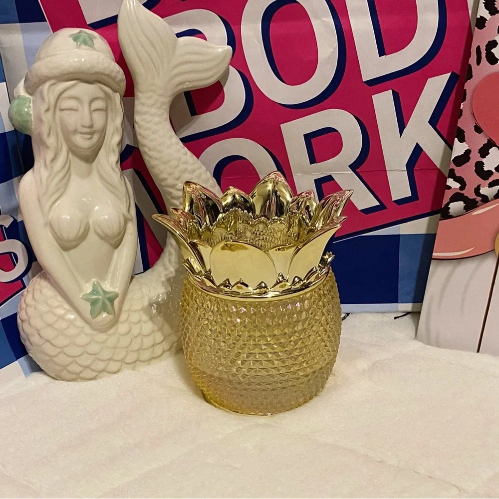BATH AND BODY WORKS GOLD TEXTURED PINEAPPLE FOAMING HAND SOAP HOLDER